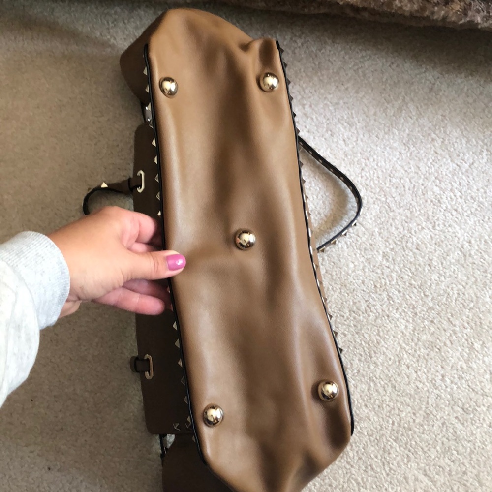 Authentic Valentino large stud tote - Picture 6 of 7